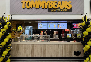 Tommy_Beans_Food_Court_de_Walmart.jpg
